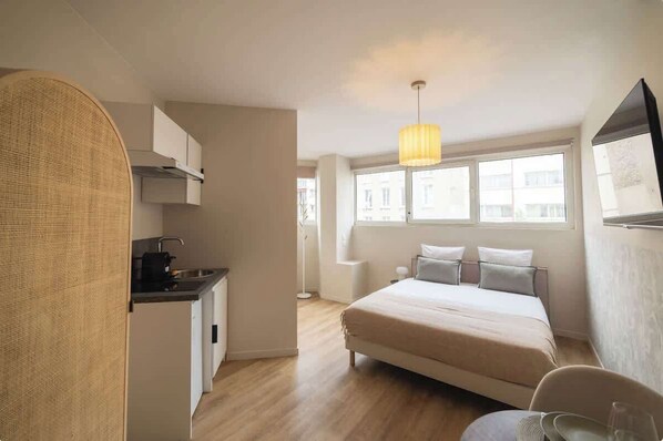 Iron/ironing board, WiFi, bed sheets - Simonnot 4 (Le Pré-Saint-Gervais)