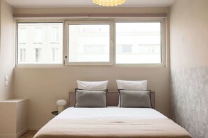 Fer et planche à repasser, Wi-Fi, draps fournis