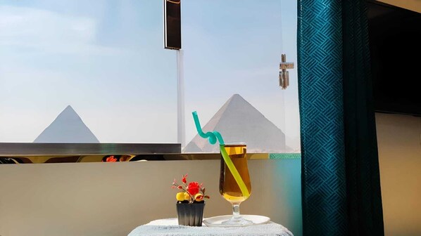 Suite básica, balcón, vista a la montaña | Camas con efecto memoria, wifi gratis y acceso para silla de ruedas 