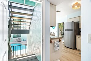 Interior - Beachview 5 · Two Kings · 2-Min Walk to Gulf (Holmes Beach)