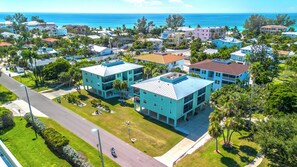 Exterior - Beachview 5 · Two Kings · 2-Min Walk to Gulf (Holmes Beach)