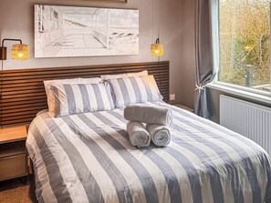 2 bedrooms, free WiFi - 38 at the Sanctuary Lodges - UK50850 (Rhosfawr, near Pwllheli)