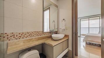 Basic Apartment, Beach View | Bathroom