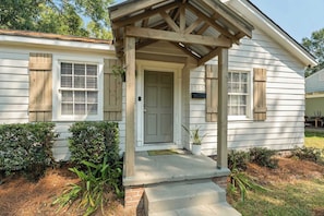 Exterior detail - Cozy 4BR Home Pet Friendly Large Yard & Patio (Hattiesburg)