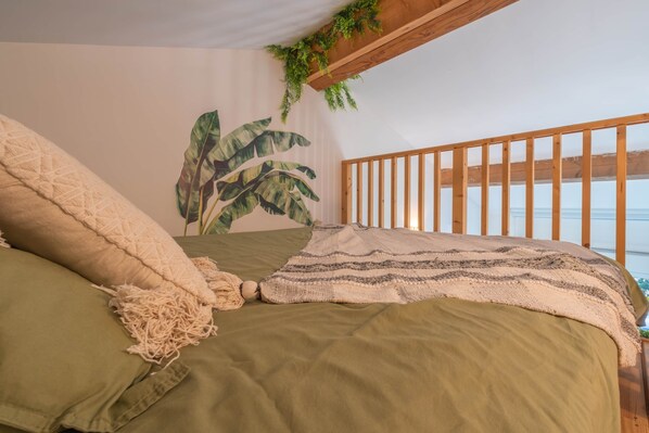 2 bedrooms, WiFi, bed sheets