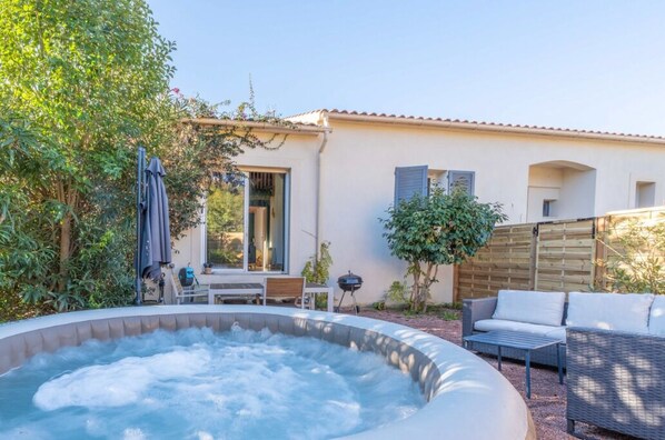 Terrace/patio - Jungle Room with private Jacuzzi (Bastelicaccia)