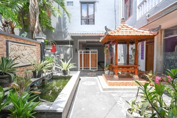 Garden - Ceria Guesthouse Seminyak Mitra RedDoorz (Bali)