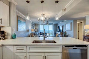 Interior - Sunset Rentals | Island Club 2403 (Hilton Head Island)