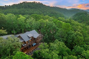 Exterior - 3 Acre Mountain Escape | Hot Tub, Firepit & Game Room (Broken Bow)