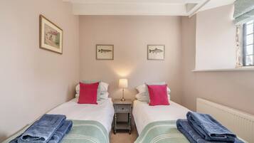 2 bedrooms, WiFi (free)