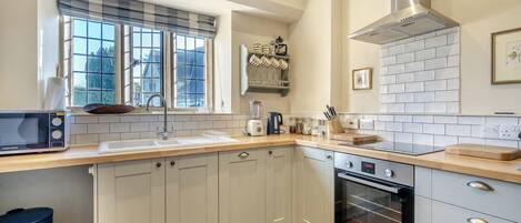 Lave-vaisselle, chaise haute