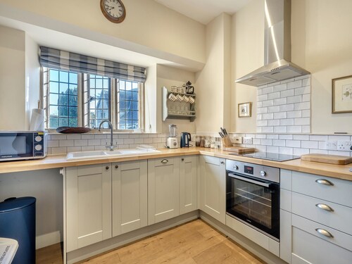 The Manor Stables - UK48247