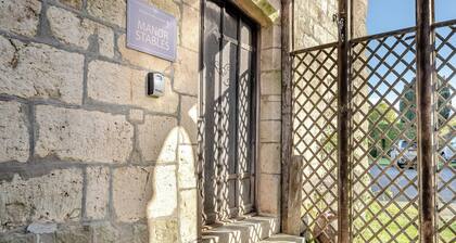 The Manor Stables - UK48247