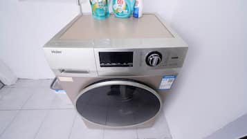 Family Suite, 3 Bedrooms, Non Smoking, City View | Terrace/patio