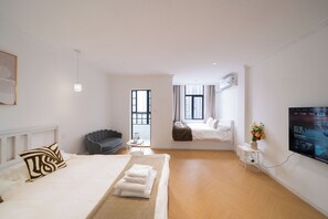 Economy Apartment | Free WiFi, bed sheets - Book and Bed - North Bund (Shanghai)