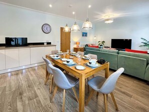 Dining - 3 bedroom accommodation in Eyemouth (Eyemouth)