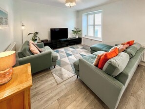 TV - 3 bedroom accommodation in Eyemouth (Eyemouth)