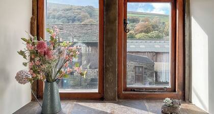 2 bedroom accommodation in Little Hayfield