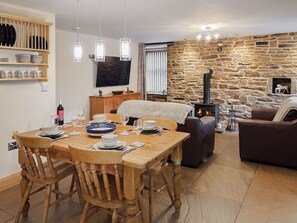Dining - 2 bedroom accommodation in Little Hayfield (Little Hayfield)
