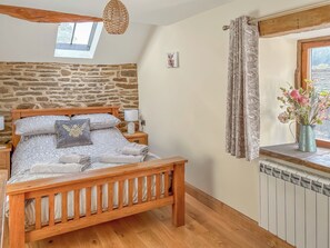 2 bedrooms, free WiFi - 2 bedroom accommodation in Little Hayfield (Little Hayfield)