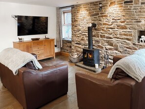 Interior - 2 bedroom accommodation in Little Hayfield (Little Hayfield)