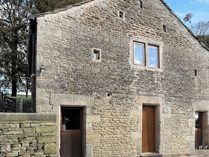 Exterior - 2 bedroom accommodation in Little Hayfield (Little Hayfield)