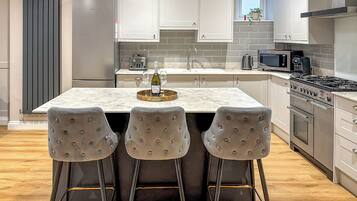 Dishwasher, high chair