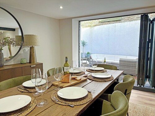 3 bedroom accommodation in Richmond