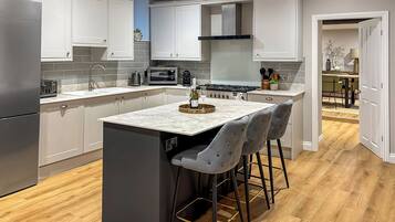 Dishwasher, high chair