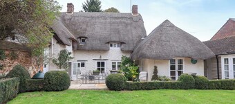 5 bedroom accommodation in Hungerford