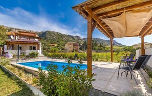 Pool - 1 bedroom stunning apartment in Baska (Baska)