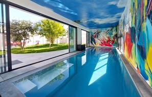 A heated pool - Villa piscine intérieure (Royan)