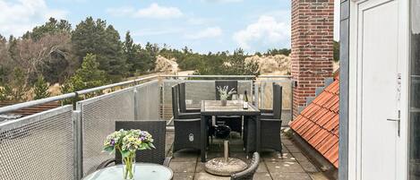 屋外ダイニングエリア