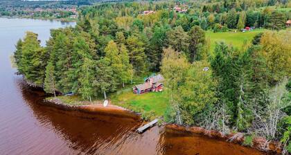 Lake front home in Leksand with lake view