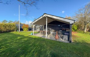 Outdoor dining - Stunning home in Tarm with sauna (Tarm)