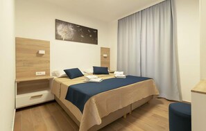 4 bedrooms, iron/ironing board, travel cot, free WiFi - Gorgeous home in Privlaka (Privlaka)