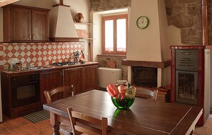Fridge, stovetop, dishwasher, coffee/tea maker - Stunning apartment in Anghiari (Anghiari)