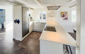 Refrigerador, horno, parrilla de estufa y lavavajillas 