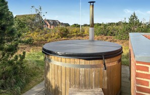 Tina de hidromasaje al aire libre