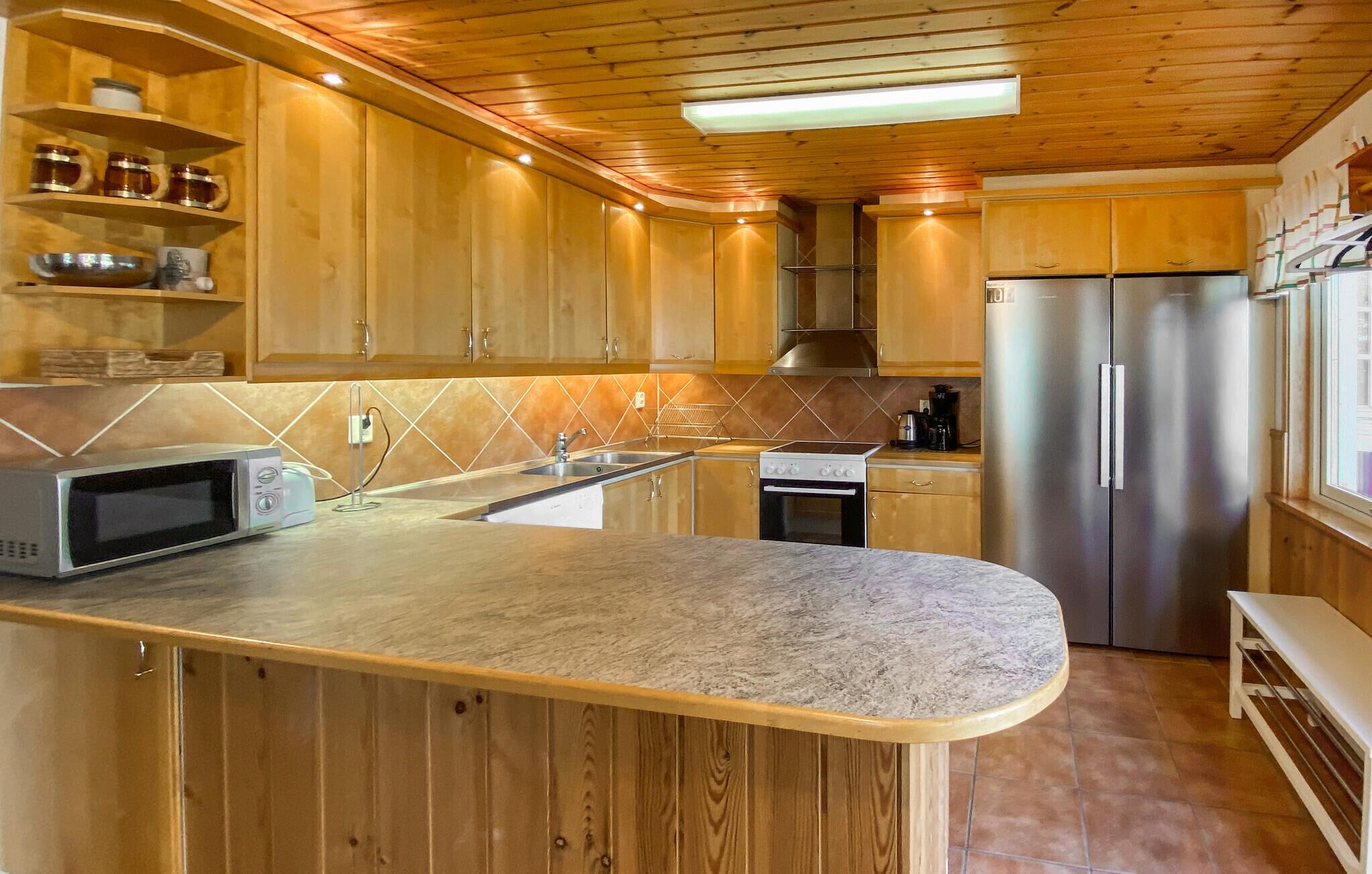 Refrigerador, parrilla de estufa y cafetera y tetera 