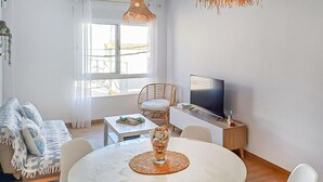 Living area - Amazing apartment in Barbate with WiFi (Barbate)
