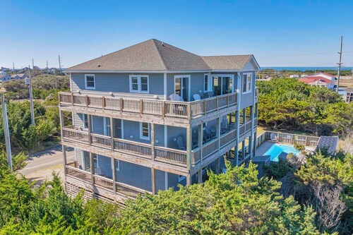 Oceanside, Dog Friendly Home in Rodanthe with Pool and Hot Tub