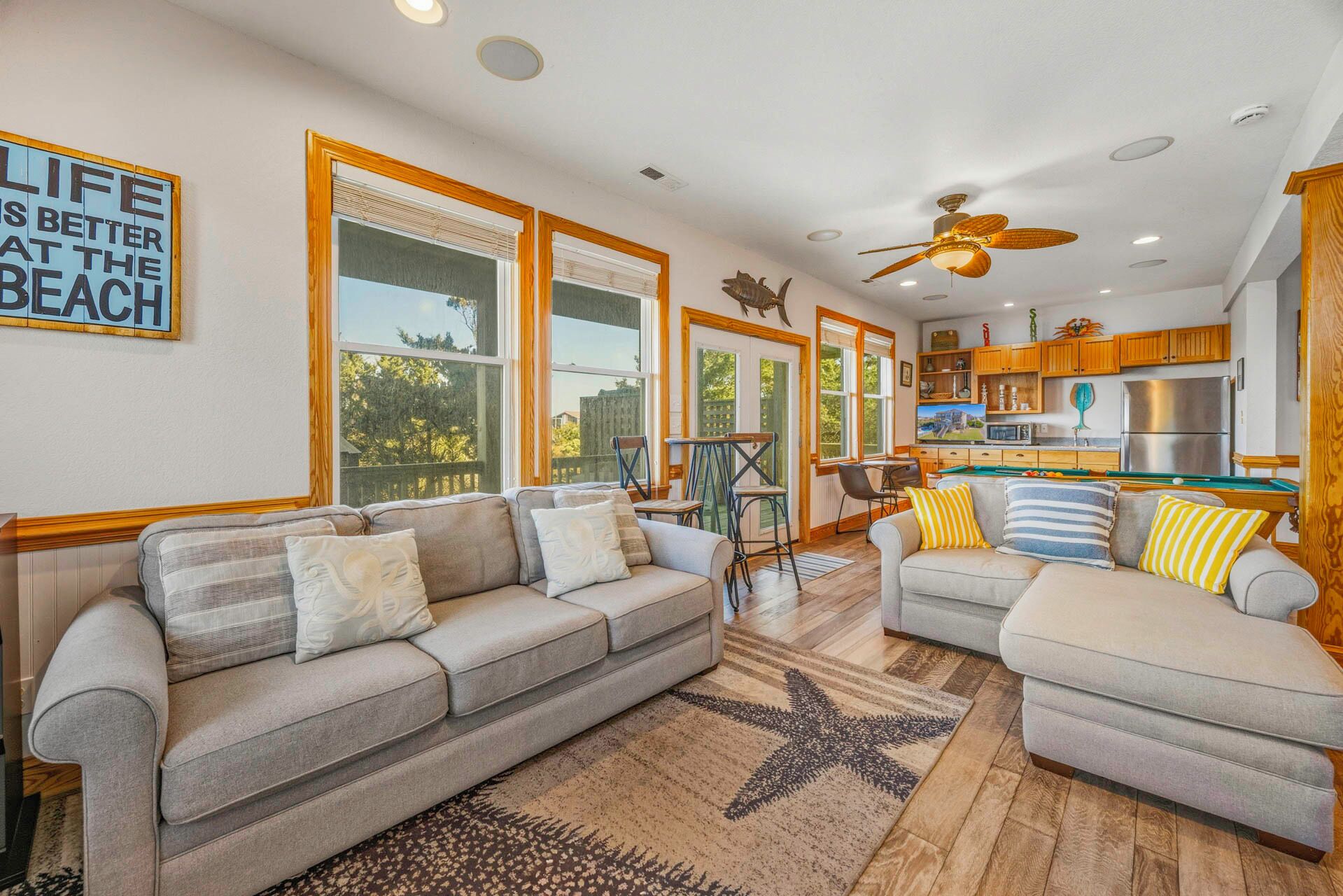 Una Smart TV, videojuegos, libros