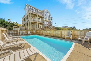 Outdoor pool, a heated pool - Oceanside, Dog Friendly Home in Rodanthe with Pool and Hot Tub (Rodanthe)