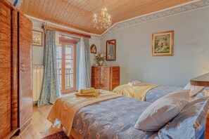 Family House, Multiple Bedrooms (Holiday Home Rozina) | 3 bedrooms, laptop workspace, iron/ironing board, WiFi - Holiday Home Rozina (Sezana)