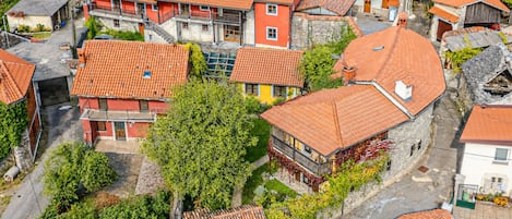 Family House, 3 Bedrooms, Balcony (Traditional Karst House Rozina /w) | Exterior