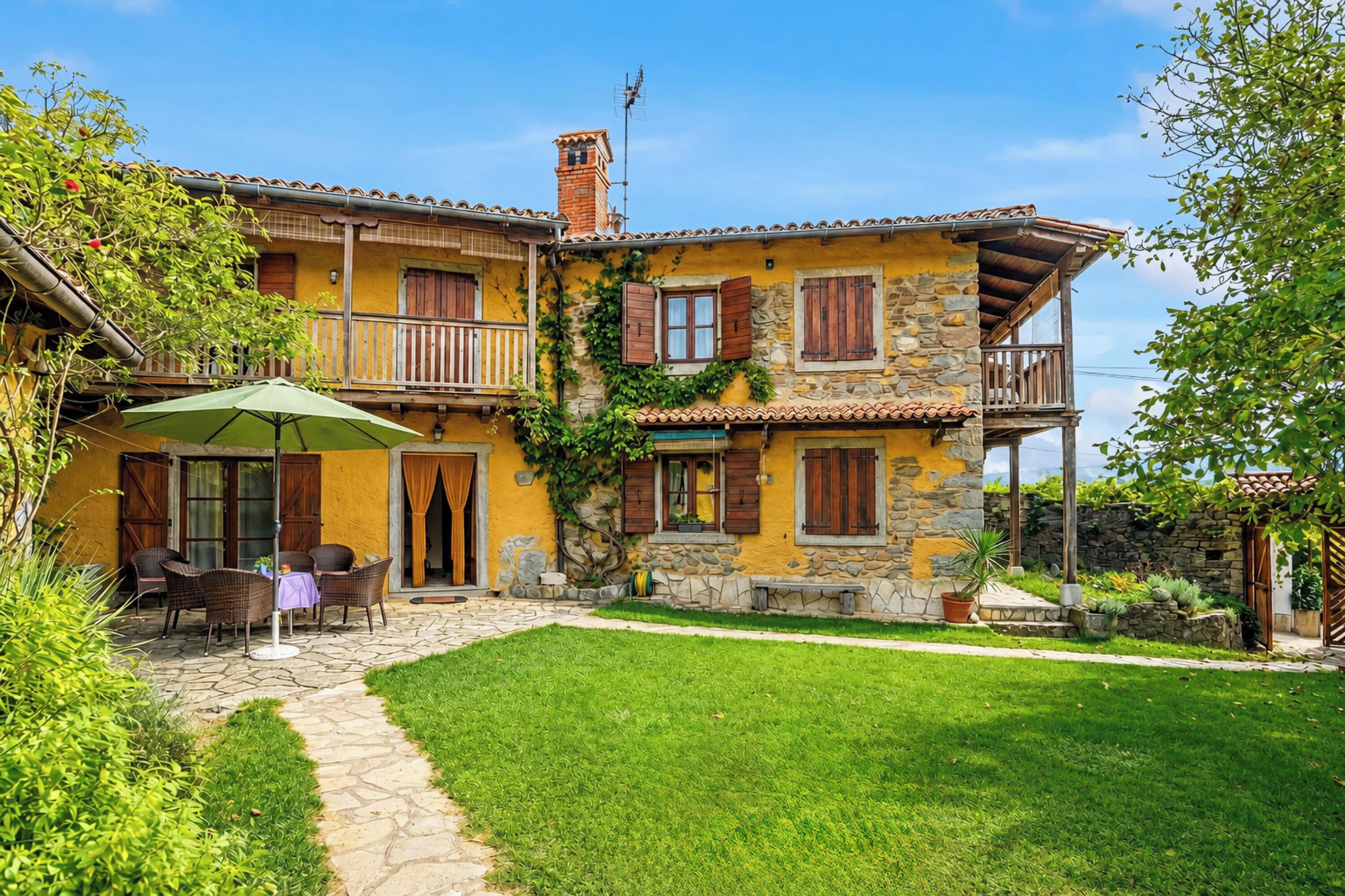 Family House, 3 Bedrooms, Balcony (Traditional Karst House Rozina /w) | Exterior