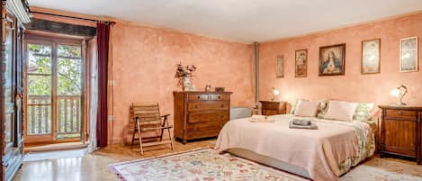 Familienhaus, 3 Schlafzimmer, Balkon (Traditional Karst House Rozina /w) | 3 Schlafzimmer, WLAN