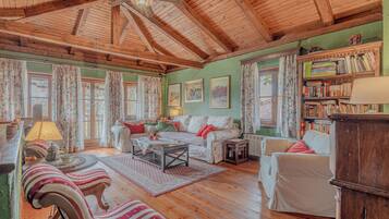 Family House, Multiple Bedrooms (Holiday Home Rozina) | Living area | 21-inch flat-screen TV with satellite channels