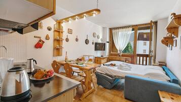 Standardlejlighed - flere soveværelser (Studio Valleverde 11D Ski In Ski Out) | 1 soveværelse, Wi-Fi (tillægsgebyr), sengetøj